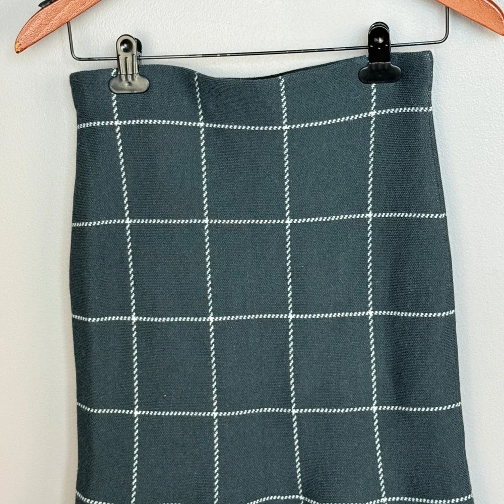 Ann Taylor Skirt Small Petite Gray Wool Blend Windowpane Plaid‎ Flounce Knit